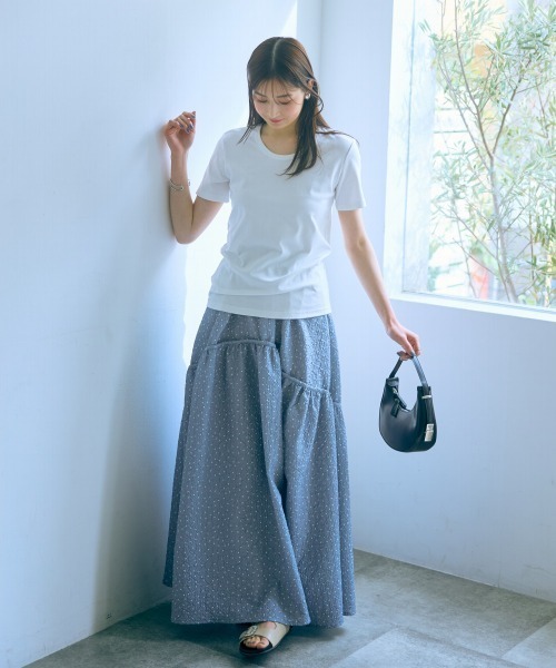 slattgir(スラットジール)の「高身長 UネックTシャツ(トールサイズ)Essenave≪動画あり≫(Tシャツ/カットソー・レディース・オフホワイト/スミクロ・5L/M/L/LL/3L/4L)」の18枚目の写真