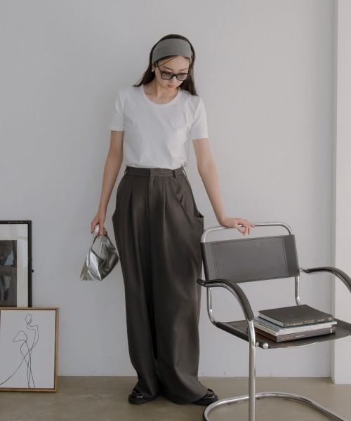 slattgir(スラットジール)の「高身長 UネックTシャツ(トールサイズ)Essenave≪動画あり≫(Tシャツ/カットソー・レディース・オフホワイト/スミクロ・5L/M/L/LL/3L/4L)」の16枚目の写真