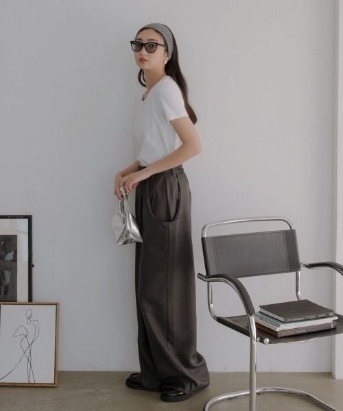 slattgir(スラットジール)の「高身長 UネックTシャツ(トールサイズ)Essenave≪動画あり≫(Tシャツ/カットソー・レディース・オフホワイト/スミクロ・5L/M/L/LL/3L/4L)」の15枚目の写真