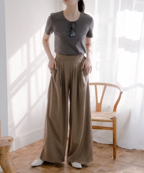 slattgir(スラットジール)の「高身長 UネックTシャツ(トールサイズ)Essenave≪動画あり≫(Tシャツ/カットソー・レディース・オフホワイト/スミクロ・5L/M/L/LL/3L/4L)」の8枚目の写真