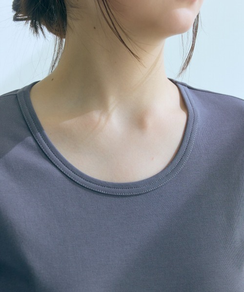 slattgir(スラットジール)の「高身長 UネックTシャツ(トールサイズ)Essenave≪動画あり≫(Tシャツ/カットソー・レディース・オフホワイト/スミクロ・5L/M/L/LL/3L/4L)」の5枚目の写真