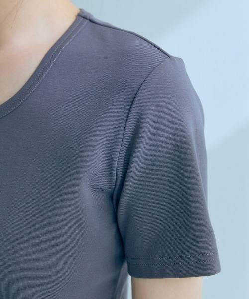 slattgir(スラットジール)の「高身長 UネックTシャツ(トールサイズ)Essenave≪動画あり≫(Tシャツ/カットソー・レディース・オフホワイト/スミクロ・5L/M/L/LL/3L/4L)」の4枚目の写真