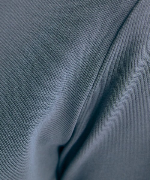 slattgir(スラットジール)の「高身長 UネックTシャツ(トールサイズ)Essenave≪動画あり≫(Tシャツ/カットソー・レディース・オフホワイト/スミクロ・5L/M/L/LL/3L/4L)」の3枚目の写真