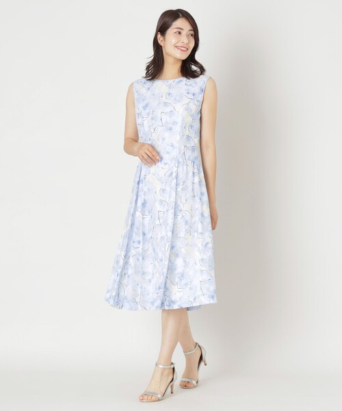 TO BE CHIC（トゥー ビー シック）の「ローズプリントジャカード ワンピース（ワンピース・レディース・ピンク系その他2/ブルー系その他4・42/40）」の5枚目の写真