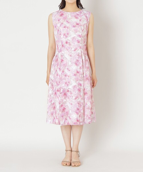TO BE CHIC（トゥー ビー シック）の「ローズプリントジャカード ワンピース（ワンピース・レディース・ピンク系その他2/ブルー系その他4・42/40）」の6枚目の写真