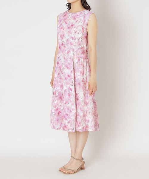 TO BE CHIC（トゥー ビー シック）の「ローズプリントジャカード ワンピース（ワンピース・レディース・ピンク系その他2/ブルー系その他4・42/40）」の7枚目の写真