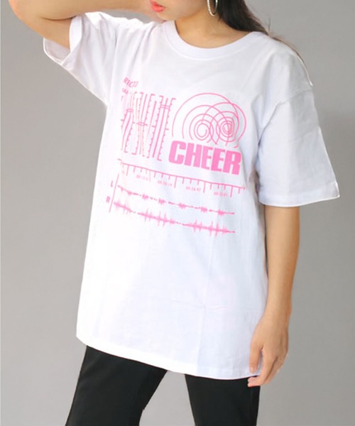 CHEER（チアー）の「アコースティックネオンプリントBIGTEE（Tシャツ/カットソー・レディース・ホワイト/ブラック・S/M）」の2枚目の写真