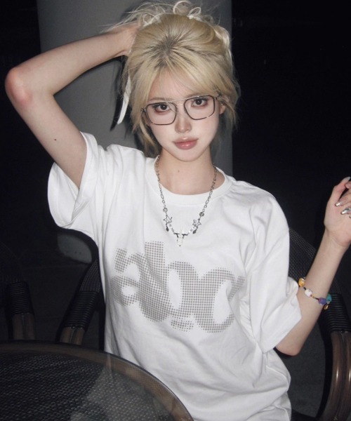 SHEPP(シープ)の「abcプリントBIGT 半袖Tシャツ オーバーサイズ(Tシャツ/カットソー・レディース・ホワイト/チャコールグレー/ブラック・XL)」の2枚目の写真
