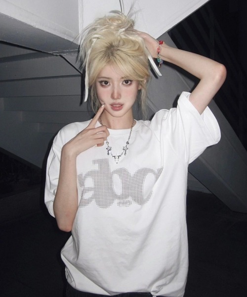 SHEPP(シープ)の「abcプリントBIGT 半袖Tシャツ オーバーサイズ(Tシャツ/カットソー・レディース・ホワイト/チャコールグレー/ブラック・XL)」の4枚目の写真