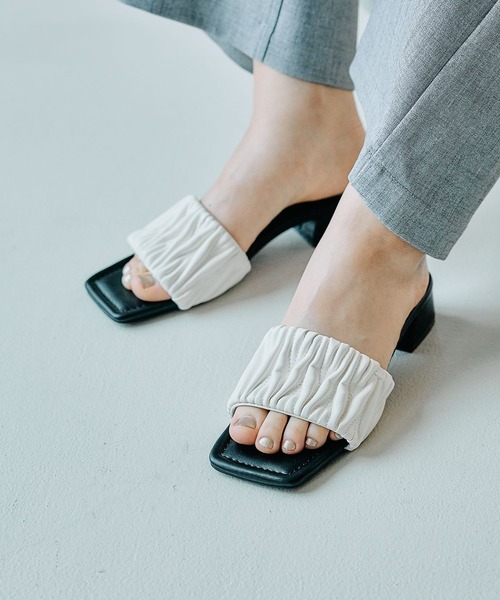 LEPSIM（レプシィム）の「ギャザーミュール　494441（サンダル・レディース・シルバー系その他/アイボリー・MEDIUM/LARGE）」の3枚目の写真