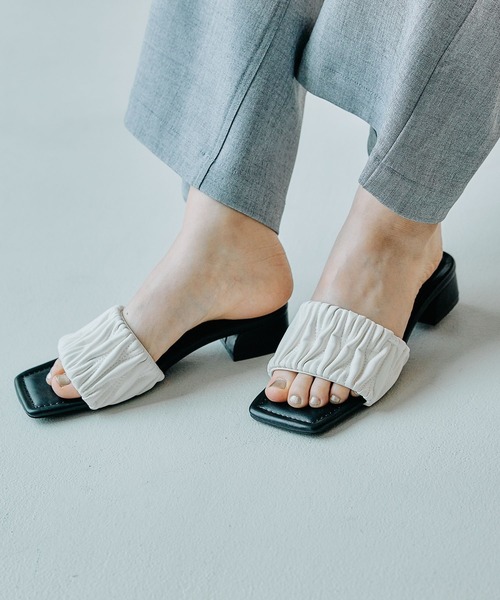 LEPSIM（レプシィム）の「ギャザーミュール　494441（サンダル・レディース・シルバー系その他/アイボリー・MEDIUM/LARGE）」の4枚目の写真