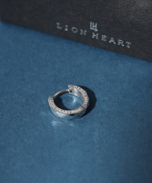 LION HEART(ライオンハート)の「LION HEART THE EDGE エングレイブカッティングフープピアス スペシャルパッケージ(ピアス(片耳用)・メンズ・シルバー・ONE SIZE)」の1枚目の写真