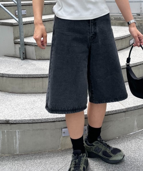 COLONY 2139(コロニートゥーワンスリーナイン)の「ハーフデニムパンツ(デニムパンツ・レディース・ネイビー/ブラック/ブルー・SMALL/MEDIUM/LARGE)」の14枚目の写真