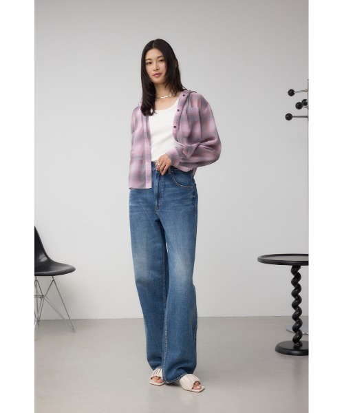 AZUL by moussy（アズールバイマウジー）の「C/T冷感イージーワイドデニム（デニムパンツ・レディース・ブルー/ダークブルー・SMALL/MEDIUM/LARGE）」の22枚目の写真
