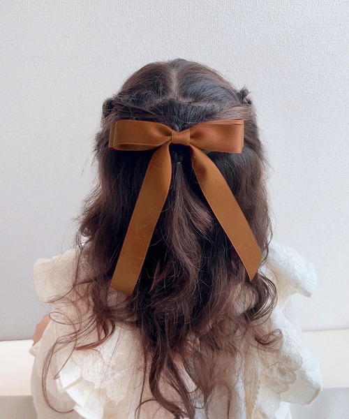 Rora(ローラ)の「マルテ リボンヘアゴム(ヘアゴム・キッズ・ピンク/ボルドー/ホワイト/ブラック/ベージュ/ブラウン・FREE)」の4枚目の写真