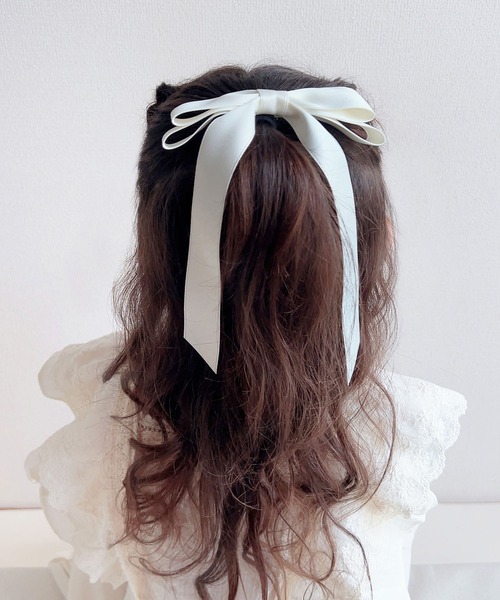 Rora(ローラ)の「マルテ リボンヘアゴム(ヘアゴム・キッズ・ピンク/ボルドー/ホワイト/ブラック/ベージュ/ブラウン・FREE)」の2枚目の写真