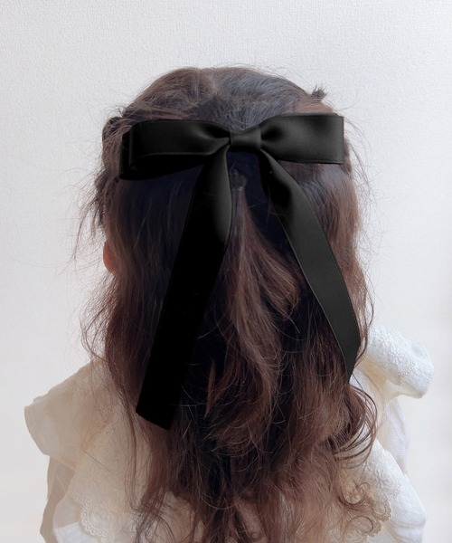 Rora(ローラ)の「マルテ リボンヘアゴム(ヘアゴム・キッズ・ピンク/ボルドー/ホワイト/ブラック/ベージュ/ブラウン・FREE)」の3枚目の写真