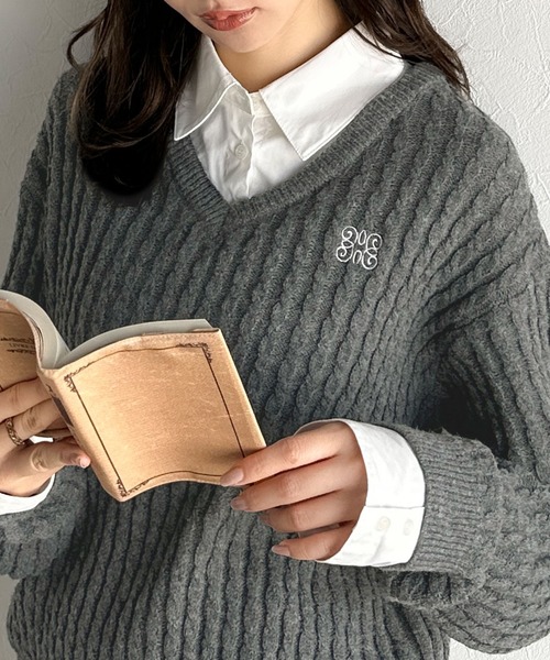 mily bilet(ミウィビレット)の「【mily bilet】一枚着るだけで、重ね着風。シャツレイヤード風ロゴ刺繍リブニットプルオーバー(長袖)(ニット/セーター・レディース・アイボリー/ブラウン/ネイビー/チャコールグレー・LARGE/MEDIUM/SMALL/X-LARGE)」の8枚目の写真