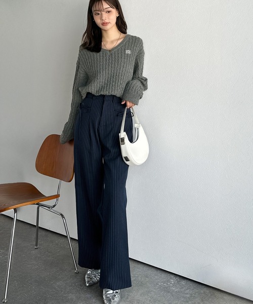 mily bilet(ミウィビレット)の「【mily bilet】一枚着るだけで、重ね着風。シャツレイヤード風ロゴ刺繍リブニットプルオーバー(長袖)(ニット/セーター・レディース・アイボリー/ブラウン/ネイビー/チャコールグレー・LARGE/MEDIUM/SMALL/X-LARGE)」の10枚目の写真