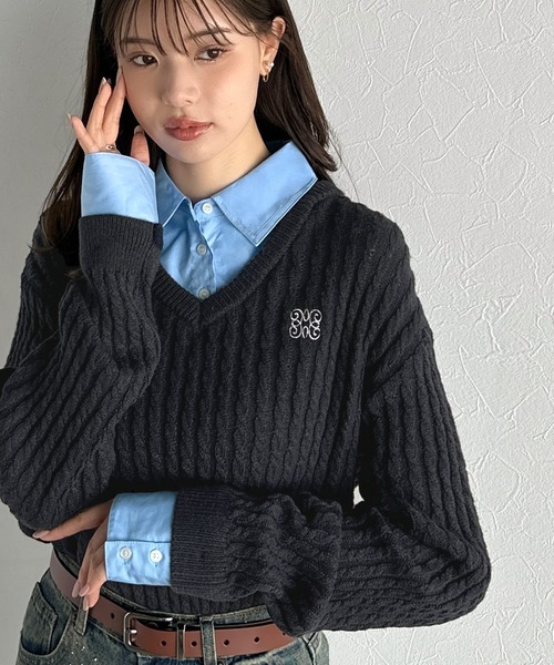 mily bilet(ミウィビレット)の「【mily bilet】一枚着るだけで、重ね着風。シャツレイヤード風ロゴ刺繍リブニットプルオーバー(長袖)(ニット/セーター・レディース・アイボリー/ブラウン/ネイビー/チャコールグレー・LARGE/MEDIUM/SMALL/X-LARGE)」の11枚目の写真