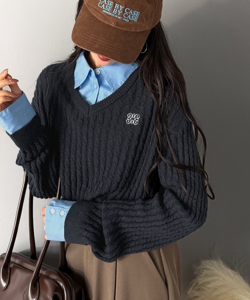 mily bilet(ミウィビレット)の「【mily bilet】一枚着るだけで、重ね着風。シャツレイヤード風ロゴ刺繍リブニットプルオーバー(長袖)(ニット/セーター・レディース・アイボリー/ブラウン/ネイビー/チャコールグレー・LARGE/MEDIUM/SMALL/X-LARGE)」の18枚目の写真