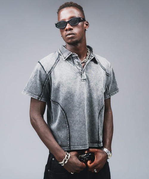 ANDER HUNK（アンダーハンク）の「Metal Button Stitch Design Polo / メタルボタンステッチデザインポロ（ポロシャツ・メンズ・ブラック/グレー・MEDIUM/LARGE）」の2枚目の写真