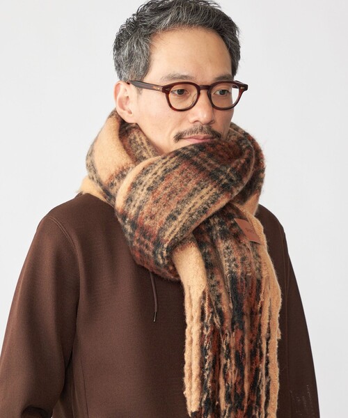 SHIPS(シップス)の「【WEB限定】SHIPS: ブークレ ボリューム マフラー (チェック)(マフラー・メンズ・ナチュラル/ブルー/ブラウン・ONE SIZE)」の2枚目の写真