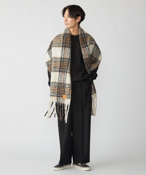 SHIPS(シップス)の「【WEB限定】SHIPS: ブークレ ボリューム マフラー (チェック)(マフラー・メンズ・ナチュラル/ブルー/ブラウン・ONE SIZE)」の4枚目の写真