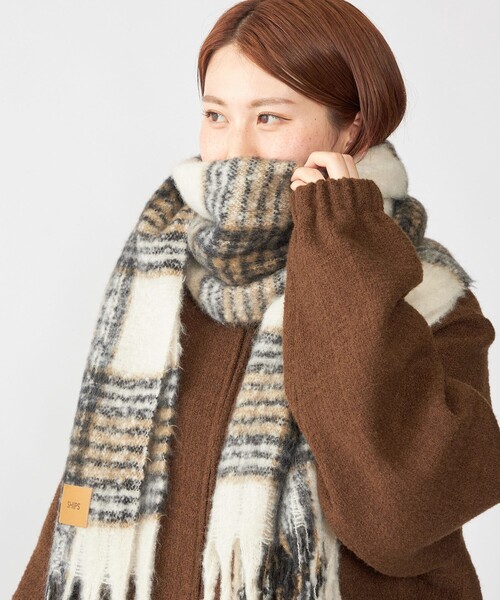 SHIPS(シップス)の「【WEB限定】SHIPS: ブークレ ボリューム マフラー (チェック)(マフラー・メンズ・ナチュラル/ブルー/ブラウン・ONE SIZE)」の8枚目の写真