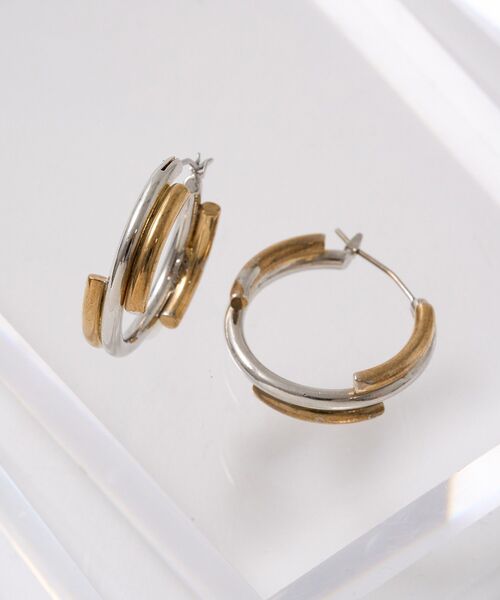 AMERICAN HOLIC（アメリカンホリック）の「コンビメッキデザインフープピアス（ピアス（両耳用）・レディース・シルバー・FREE）」の4枚目の写真