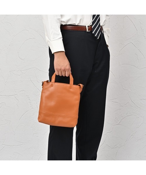 JOYA(ジョヤ)の「本革 2way 縦型サコッシュ ショルダーバッグ(ショルダーバッグ・メンズ・ブラック/チョコ/ネイビー/キャメル・FREE)」の5枚目の写真