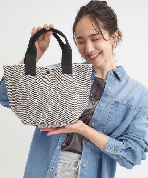 SHOO・LA・RUE（シューラルー）の「ニットランチトートバッグ（トートバッグ・レディース・ブラック系3/ダークブラウン系5/ブラック系2/ブラウン系その他4・00）」の3枚目の写真