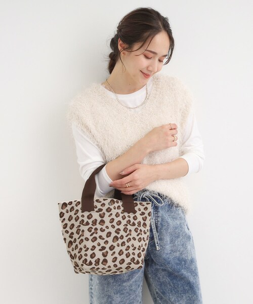 SHOO・LA・RUE（シューラルー）の「ニットランチトートバッグ（トートバッグ・レディース・ブラック系3/ダークブラウン系5/ブラック系2/ブラウン系その他4・00）」の4枚目の写真