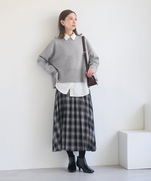 ROPE' PICNIC(ロペピクニック)の「【新色追加】着丈が選べるクルーネックサイドスリットニットプルオーバー/イージーケア(ニット/セーター・レディース・ブラック/ライトグレー/レッド/キナリ/ラベンダー/ホワイト系その他5/ブルー/ダークブラウン・M/TM)」の17枚目の写真