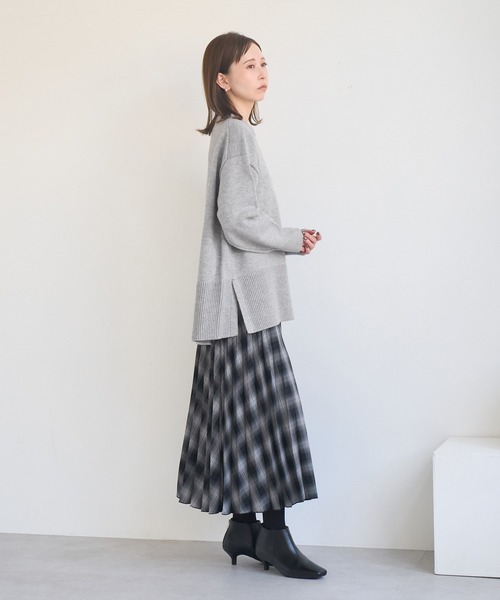 ROPE' PICNIC(ロペピクニック)の「【新色追加】着丈が選べるクルーネックサイドスリットニットプルオーバー/イージーケア(ニット/セーター・レディース・ブラック/ライトグレー/レッド/キナリ/ラベンダー/ホワイト系その他5/ブルー/ダークブラウン・M/TM)」の22枚目の写真