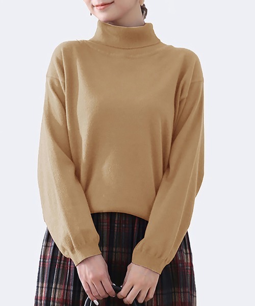 ONEP STAR(ワンピスター)の「カシミヤタッチタートルネックニット(ニット/セーター・レディース・グレー/オフホワイト/ブルー/レモンイエロー/ブラック/ホワイト×ブラック/グレイッシュベージュ/ダークブラウン/ブラウン/ピンク/グリーン/ワインレッド/ベージュ/パープル/オレンジ/ミント/モカ/オートミール/ダークブルー/チョコ/テラコッタ・FREE)」の6枚目の写真