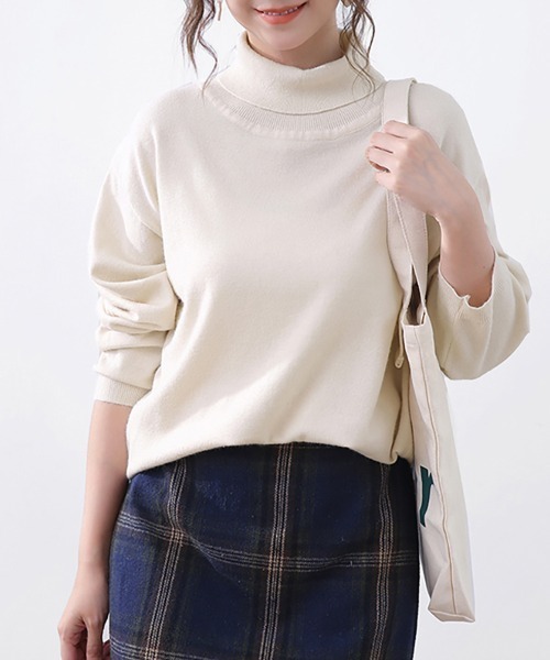 ONEP STAR(ワンピスター)の「カシミヤタッチタートルネックニット(ニット/セーター・レディース・グレー/オフホワイト/ブルー/レモンイエロー/ブラック/ホワイト×ブラック/グレイッシュベージュ/ダークブラウン/ブラウン/ピンク/グリーン/ワインレッド/ベージュ/パープル/オレンジ/ミント/モカ/オートミール/ダークブルー/チョコ/テラコッタ・FREE)」の2枚目の写真