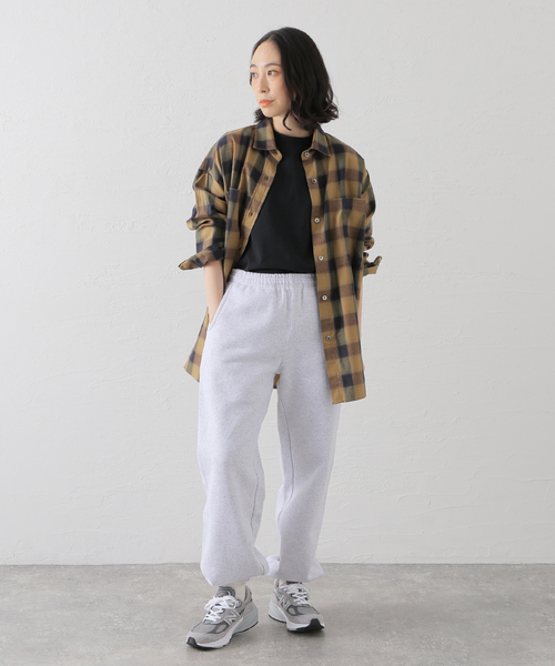 WISM(ウィズム)の「BASEMENT GEAR / ベースメントギア 15oz Garment Dye Sweat Pan(スウェットパンツ・メンズ・ブラック/ライトグレー・MEDIUM/LARGE/X-LARGE)」の13枚目の写真
