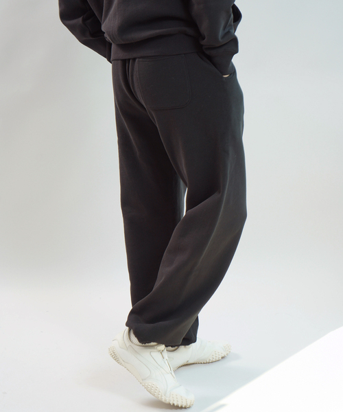 WISM(ウィズム)の「BASEMENT GEAR / ベースメントギア 15oz Garment Dye Sweat Pan(スウェットパンツ・メンズ・ブラック/ライトグレー・MEDIUM/LARGE/X-LARGE)」の17枚目の写真