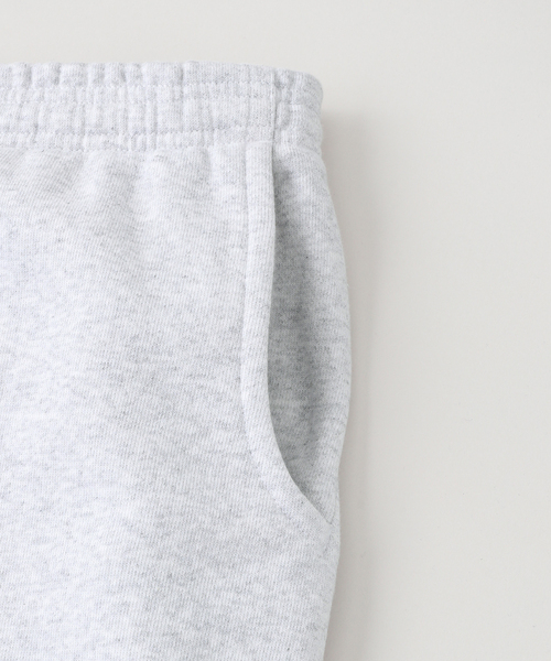 WISM(ウィズム)の「BASEMENT GEAR / ベースメントギア 15oz Garment Dye Sweat Pan(スウェットパンツ・メンズ・ブラック/ライトグレー・MEDIUM/LARGE/X-LARGE)」の6枚目の写真