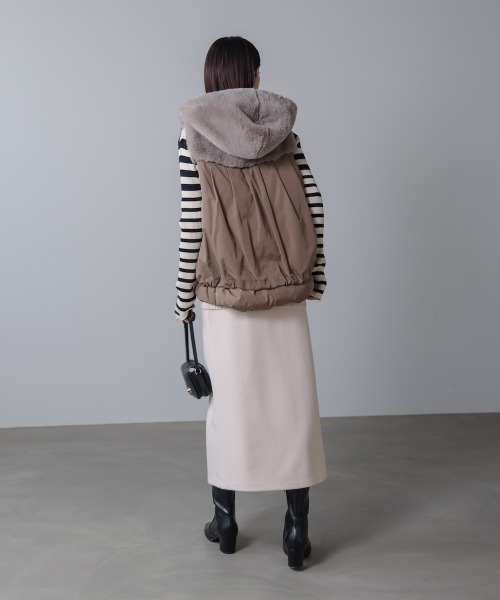 Bou Jeloud（ブージュルード）の「異素材ＭＩＸダウンファーベスト（ベスト・レディース・チャコールグレー/キャメル/グレイッシュベージュ・38）」の14枚目の写真