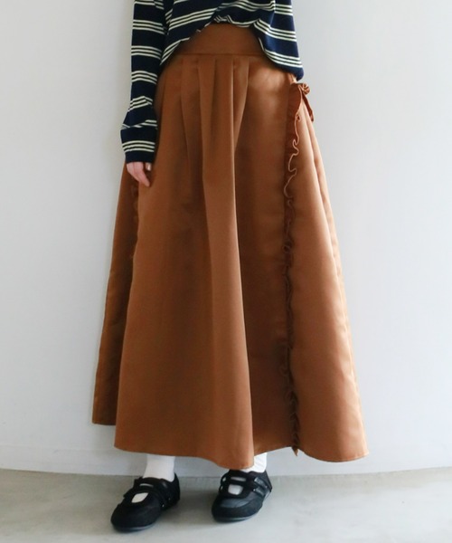 mic by Olu.（ミックバイオルドット）の「サテンタックスカート[セットアップ可能]（スカート・レディース・ブラック/ホワイト/ブラウン・SMALL/MEDIUM）」の3枚目の写真