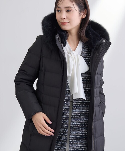 INDIVI（インディヴィ）の「【名品／撥水／抗菌防臭】ロング丈リサイクルダウンコート（ダウンジャケット/コート・レディース・ベージュ/ネイビー/アイボリー/ブラック・03/05/07/12/13/15 /17/19/36/38/40）」の13枚目の写真