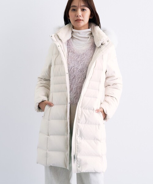 INDIVI（インディヴィ）の「【名品／撥水／抗菌防臭】ロング丈リサイクルダウンコート（ダウンジャケット/コート・レディース・ベージュ/ネイビー/アイボリー/ブラック・03/05/07/12/13/15 /17/19/36/38/40）」の5枚目の写真