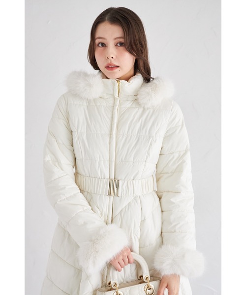 tocco closet(トッコ クローゼット)の「取り外し可能なファー&ベルト付きフィット&フレアキルティングコート(その他アウター・レディース・ブラック/アイボリー/バーガンディー/ベージュ・M)」の2枚目の写真