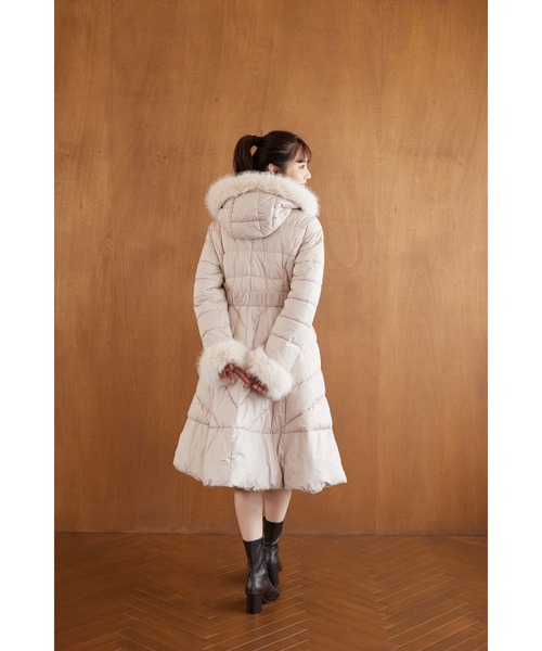 取り外し可能なファー＆ベルト付きフィット＆フレアキルティングコート 取り外し可能なファー＆ベルト付きフィット＆フレアキルティングコート