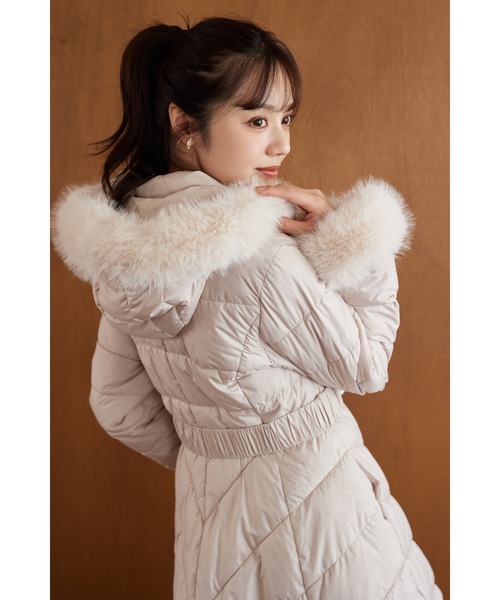 取り外し可能なファー＆ベルト付きフィット＆フレアキルティングコート