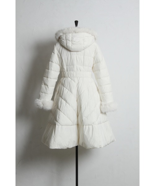 tocco closet(トッコ クローゼット)の「取り外し可能なファー&ベルト付きフィット&フレアキルティングコート(その他アウター・レディース・ブラック/アイボリー/バーガンディー/ベージュ・M)」の21枚目の写真