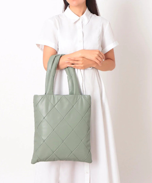 cache cache(カシュ カシュ)の「カシュカシュ cachecache / 合皮×ナイロンリバーシブルトート(トートバッグ・レディース・カーキ/アイボリー/ブラック・FREE)」の2枚目の写真