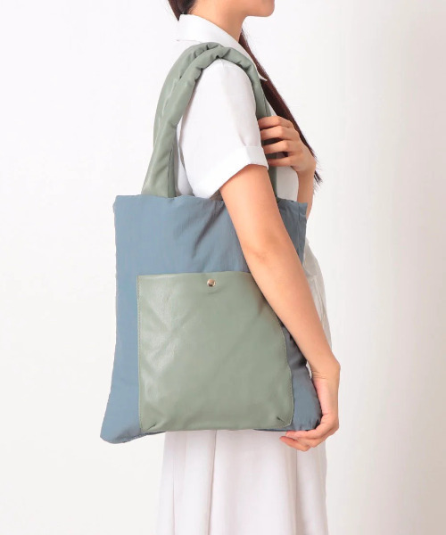 cache cache(カシュ カシュ)の「カシュカシュ cachecache / 合皮×ナイロンリバーシブルトート(トートバッグ・レディース・カーキ/アイボリー/ブラック・FREE)」の16枚目の写真